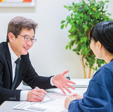 求人紹介を受ける学生