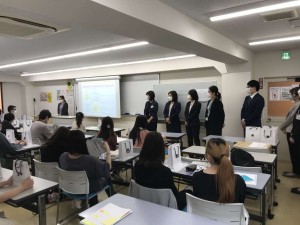 1本日の現場見学では、マツモトキヨシの社員の方々8名もご来校頂きました